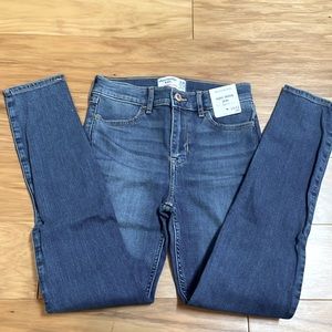 NWT Abercrombie super skinny Jean, 11/12 slim
